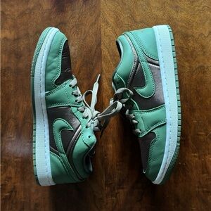 Women’s Nike Air Jordan 1 Low Shoes